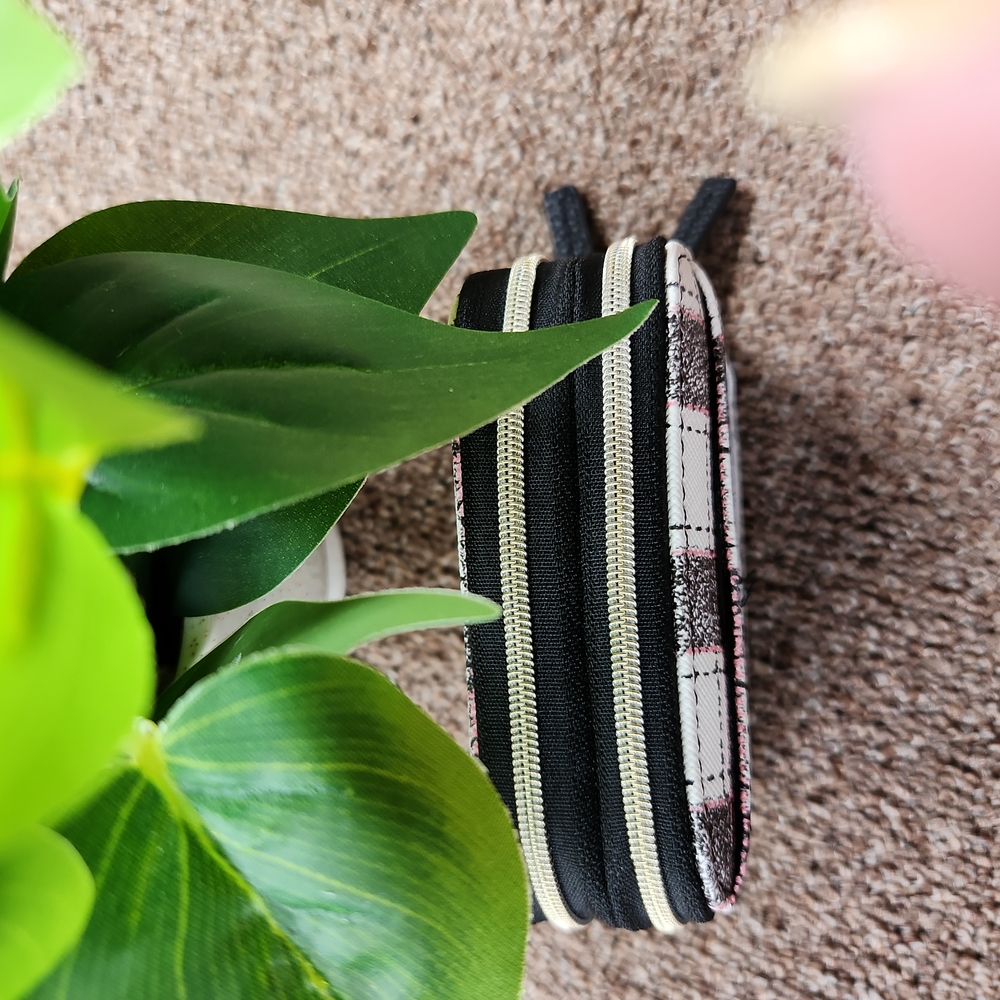 Wallet - Picture 5 of 15